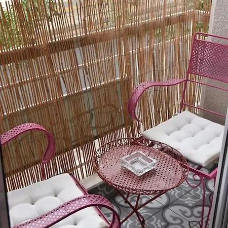 Angelos' αrt αpartment