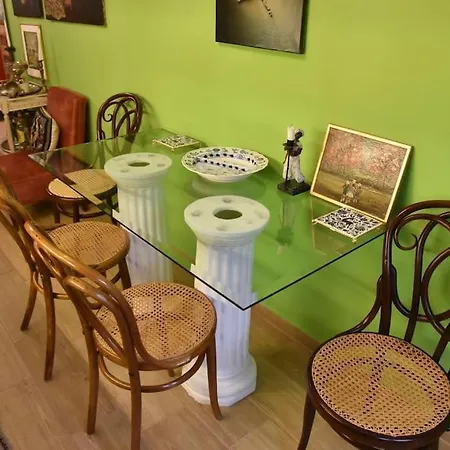 Angelos' αrt αpartment